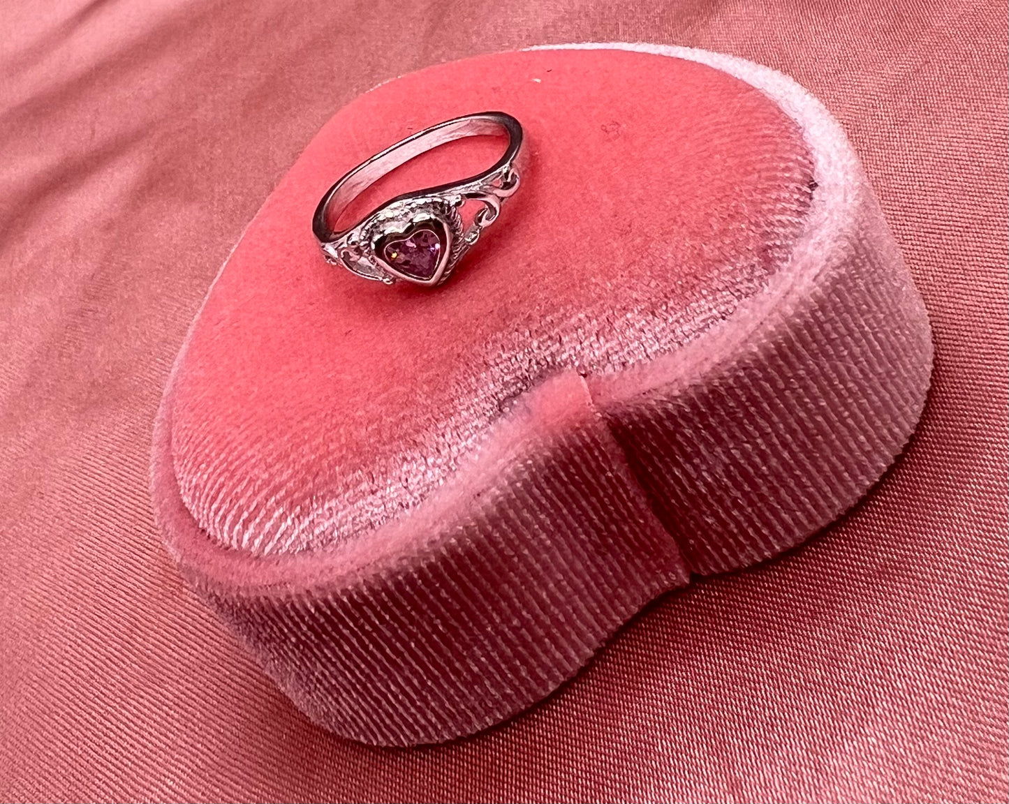 Kids pink heart ring